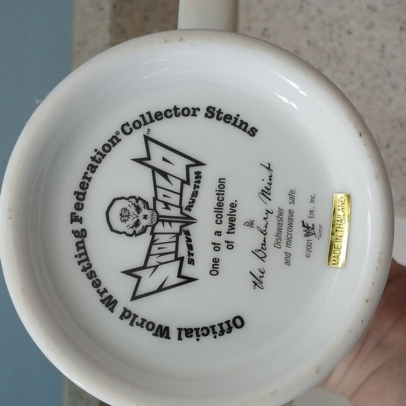 WWF Collector approximate 16 oz cup - Picture 6 of 6